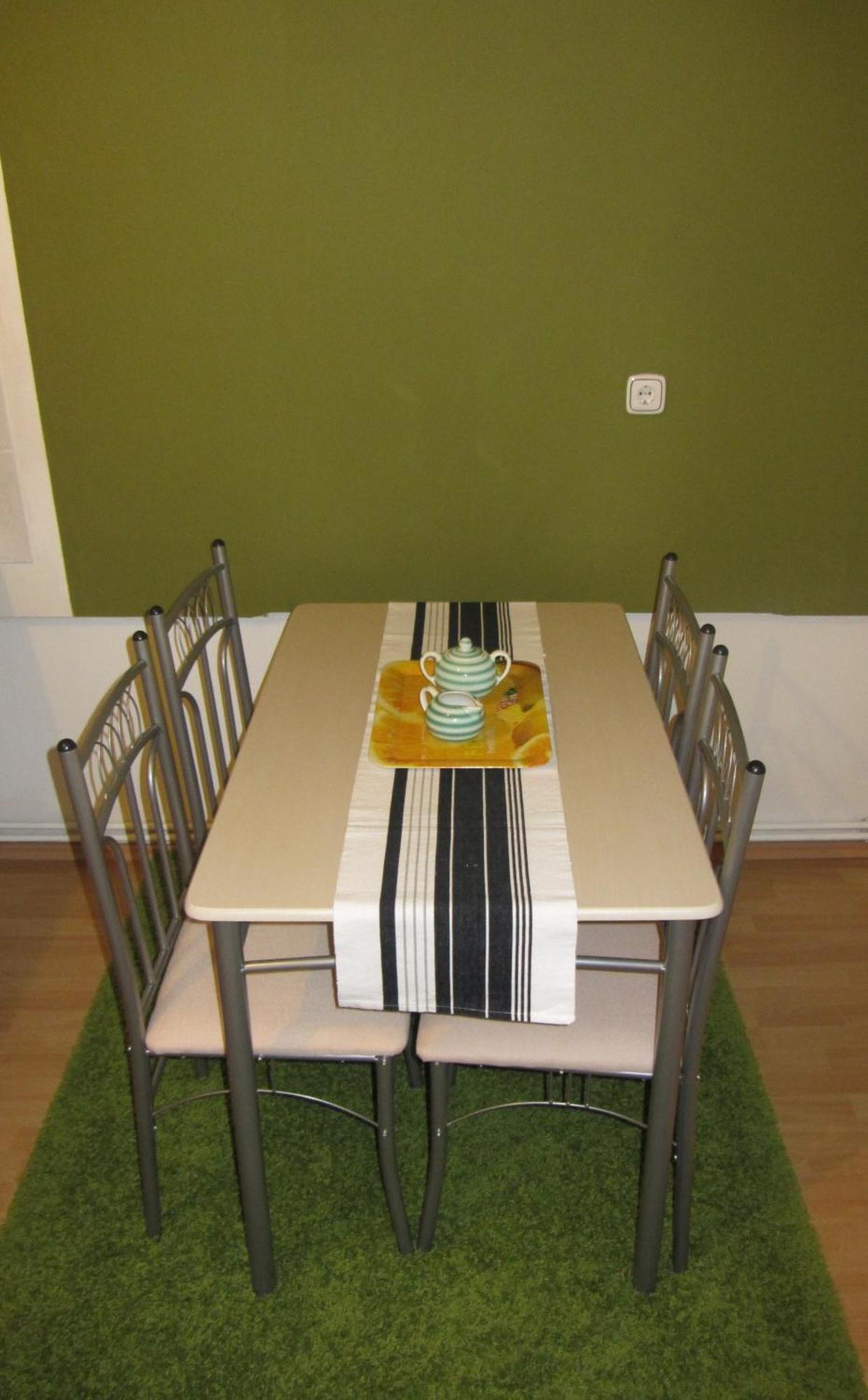 Heine Apartment *