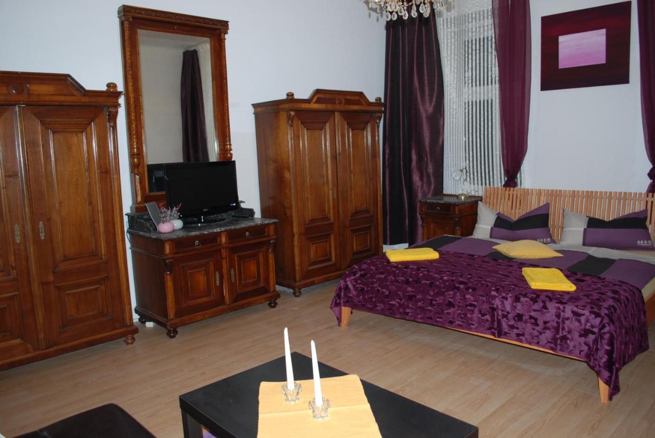 Heine Apartment *